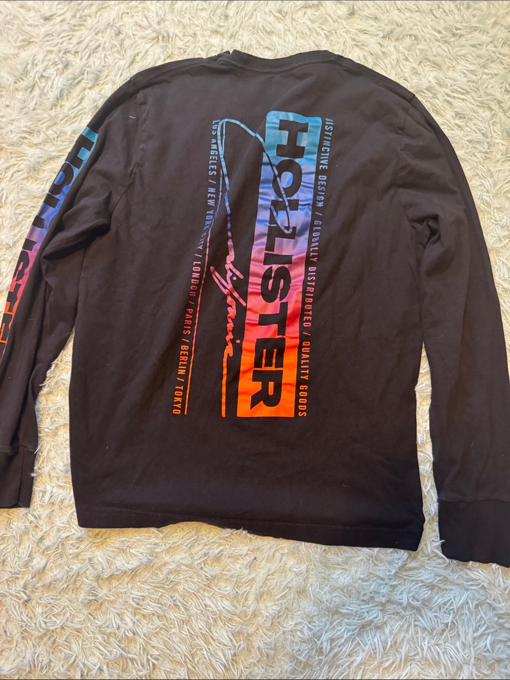 Hollister Black Long-Sleeve Tee with Multicolor Gradient Logo men’s medium. 99 - Picture 4 of 4